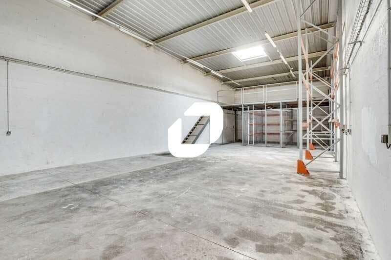 4 Route De Longjumeau, Chilly-Mazarin for lease - Interior Photo - Image 2 of 14