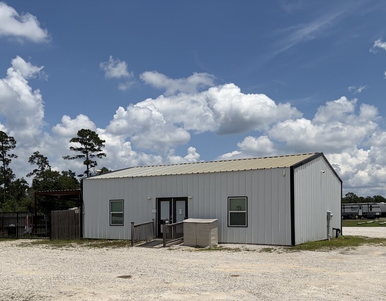 1222 Jeffcote Road, Conroe, TX for sale - Building Photo - Image 3 of 8