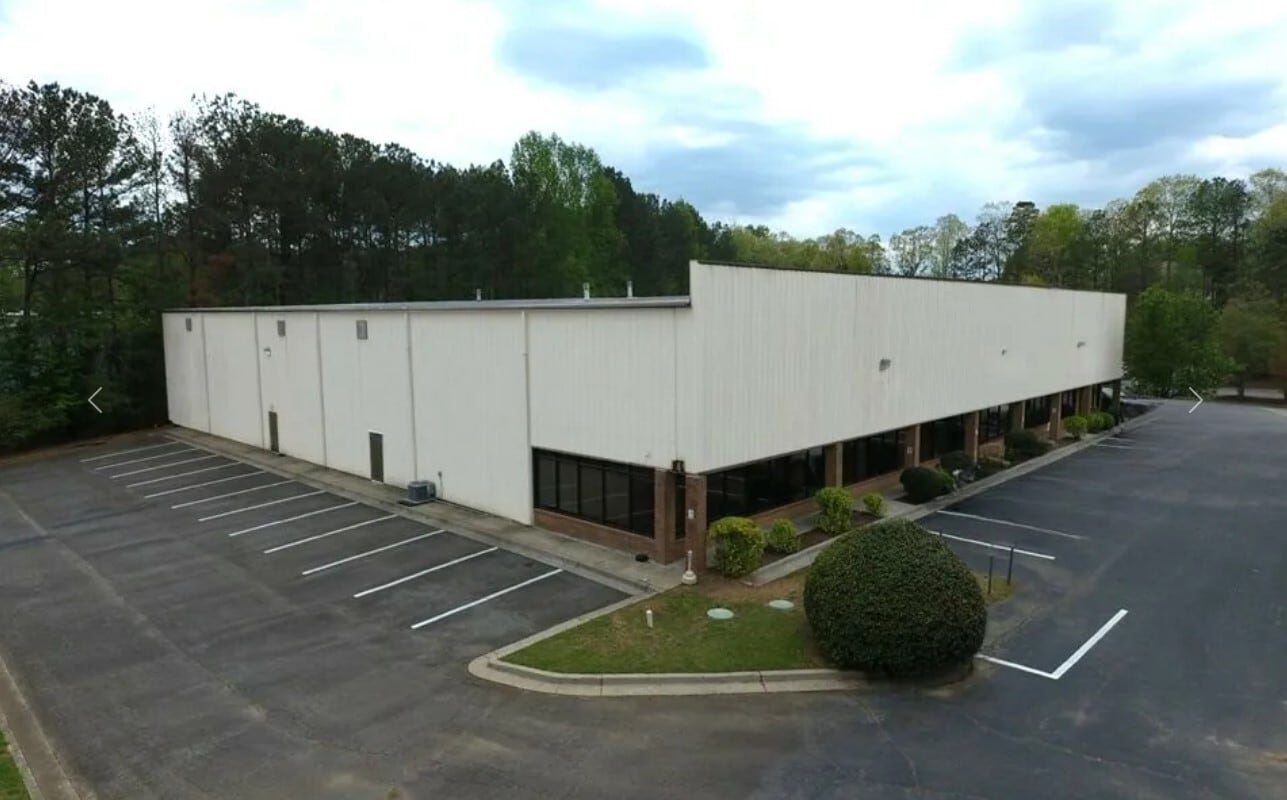 9330 Industrial Ter, Alpharetta, GA for lease Building Photo- Image 1 of 3