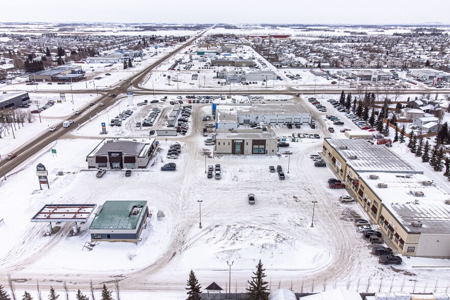2602 50 Av, Lloydminster, AB for sale - Building Photo - Image 3 of 63