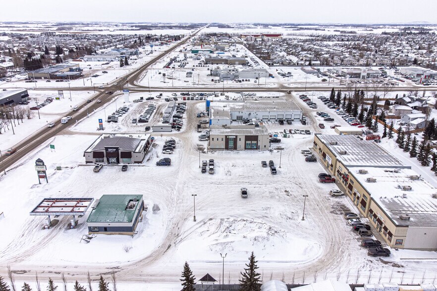 2602 50 Av, Lloydminster, AB à vendre - Photo du bâtiment - Image 3 de 63