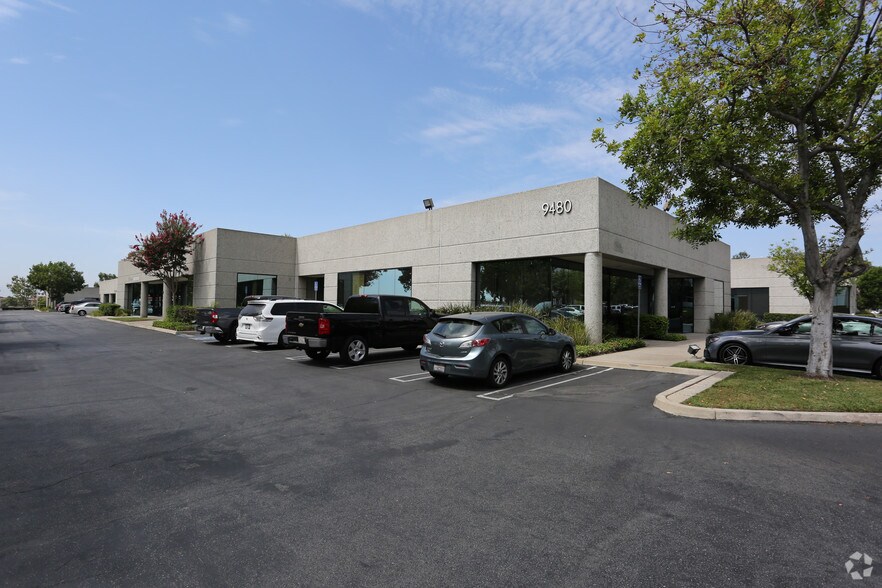 9480 Utica Ave, Rancho Cucamonga, CA à louer - Photo du bâtiment - Image 1 de 4