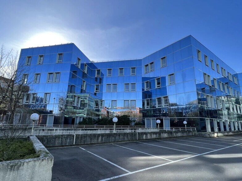 4-6 Avenue Du 8 Mai 1945, 78280 Guyancourt, Guyancourt for lease - Building Photo - Image 3 of 3