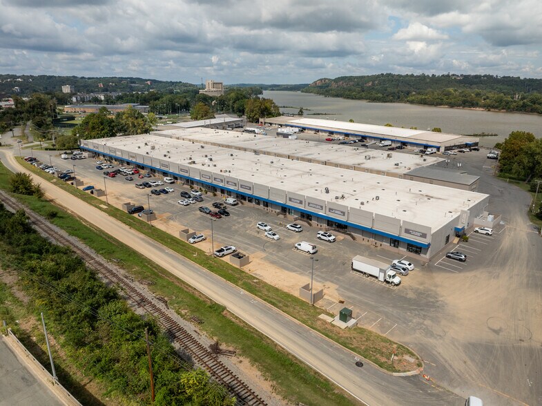 2400 Cantrell Rd, Little Rock, AR à louer - Photo du bâtiment - Image 2 de 7