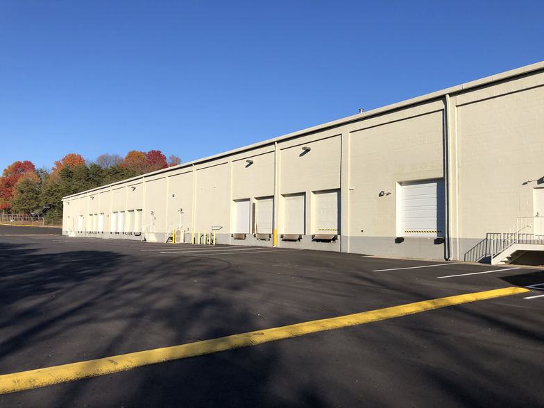 9610 Gunston Cove Rd, Lorton, VA for lease - Building Photo - Image 1 of 9