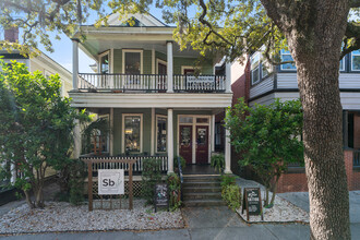 1915 Bull St, Savannah, GA à louer Photo du b timent- Image 1 de 4