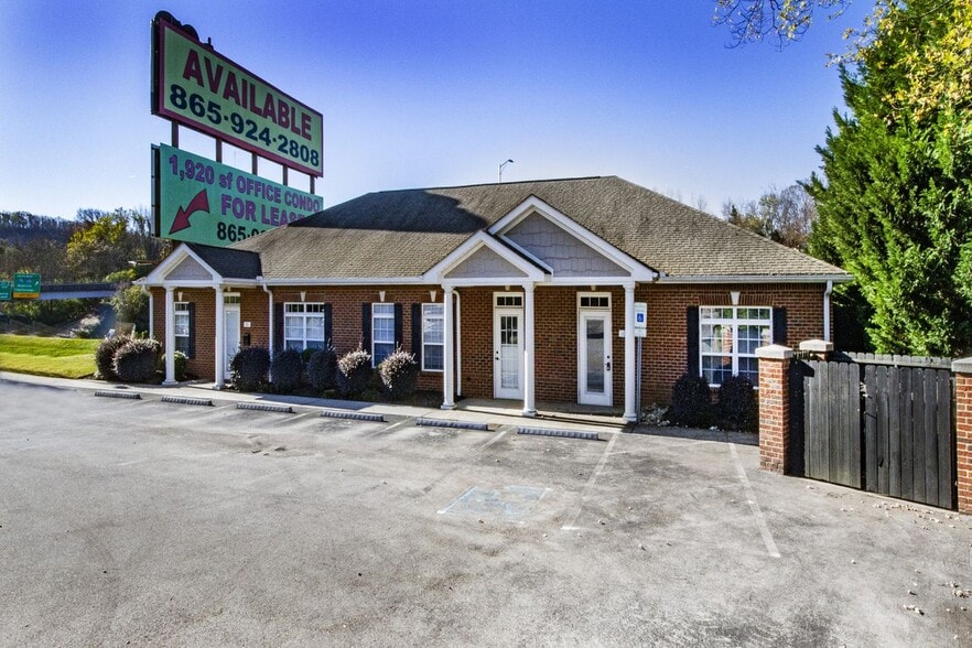 4409 Central Ave Pike, Knoxville, TN à vendre - Photo du bâtiment - Image 2 de 32