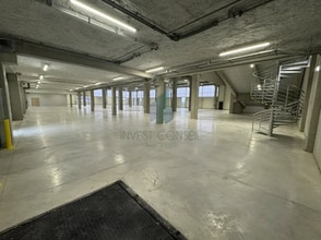 Office in Tremblay-en-France for lease Interior Photo- Image 2 of 12