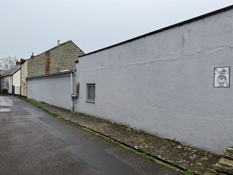 9 Castle Hl, Axminster à louer - Photo du bâtiment - Image 3 de 3