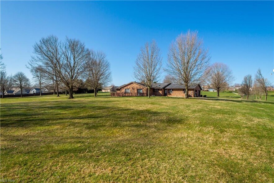 52 Hilda Cir, Bloomingdale, OH à vendre - Photo du bâtiment - Image 2 de 42