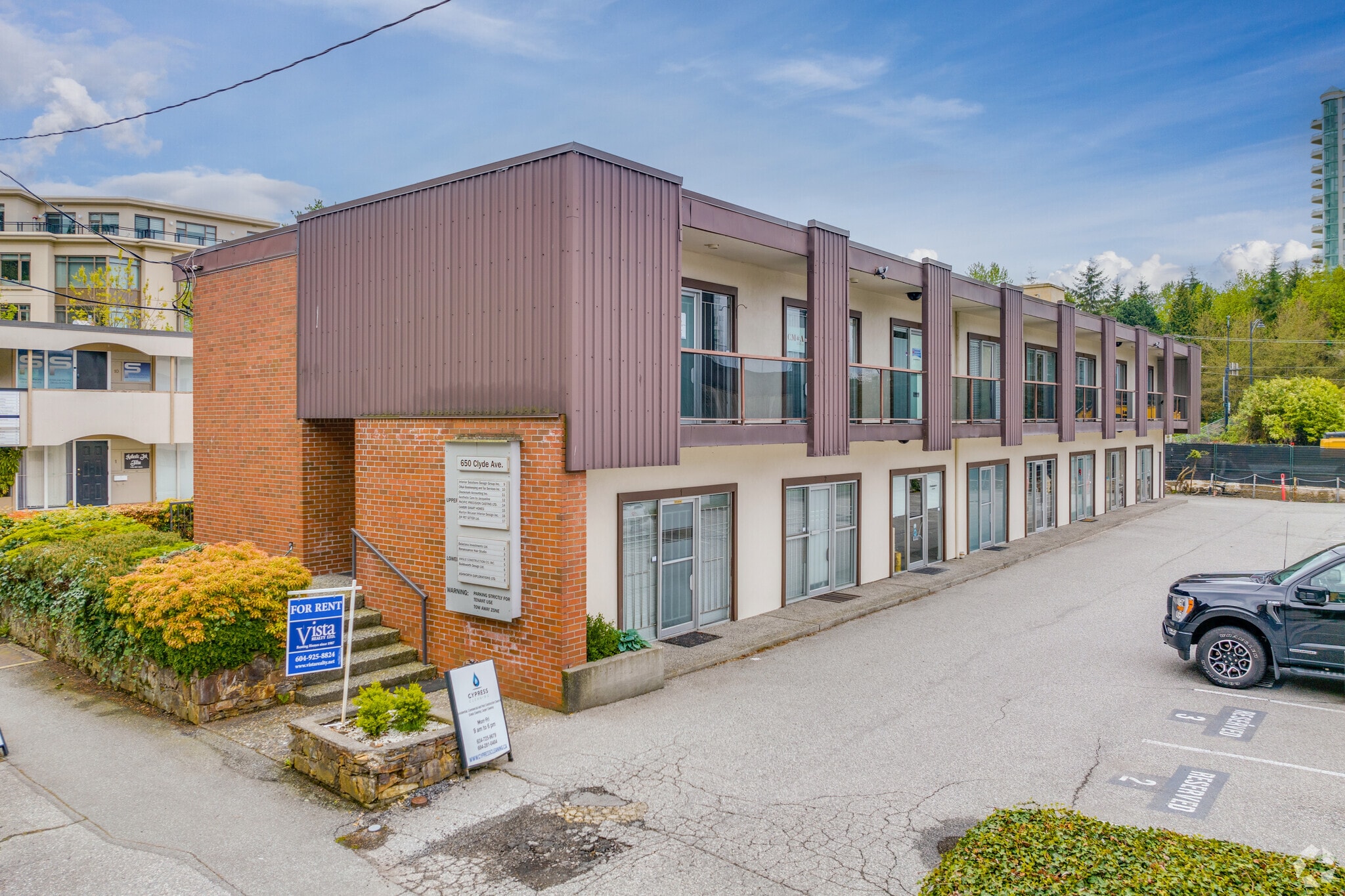 650 Clyde Ave, West Vancouver, BC for sale Primary Photo- Image 1 of 1