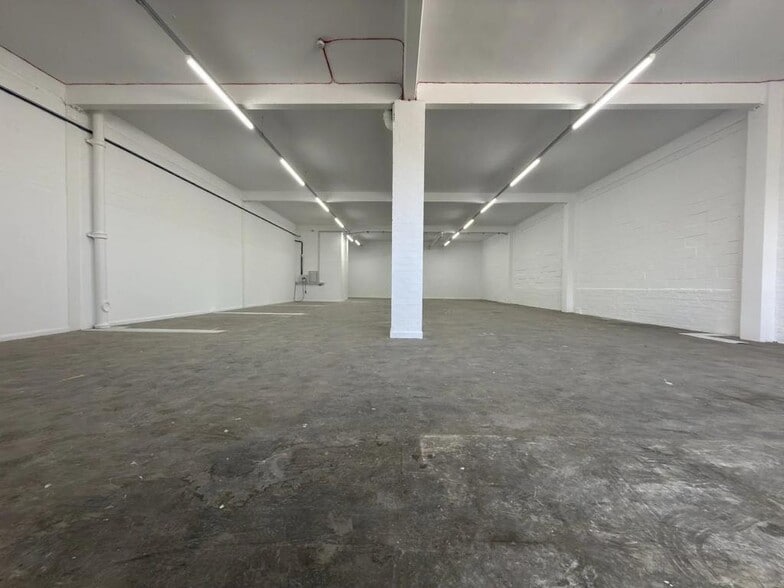 3-15 East Ln, Wembley for lease - Building Photo - Image 3 of 6