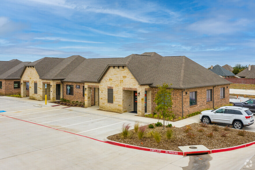 2601 Little Elm Pky, Little Elm, TX for lease - Primary Photo - Image 1 of 10