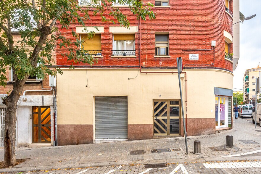Carrer Font de Canyelles, 91-93, Barcelona, Barcelona for lease - Building Photo - Image 1 of 2