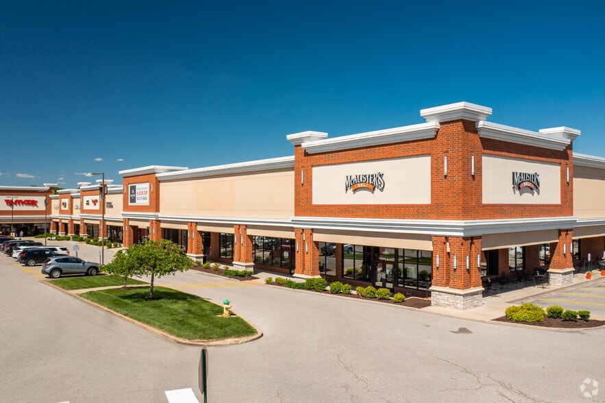 12101-12153 Manchester Rd, Des Peres, MO for lease - Primary Photo - Image 1 of 25