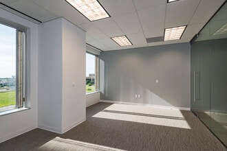 14241 Dallas Pky, Dallas, TX à louer Photo intérieure- Image 1 de 2