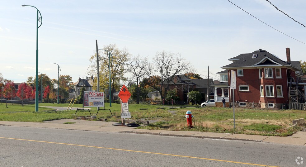 5319 Victoria Ave, Niagara Falls, ON for sale - Building Photo - Image 2 of 2