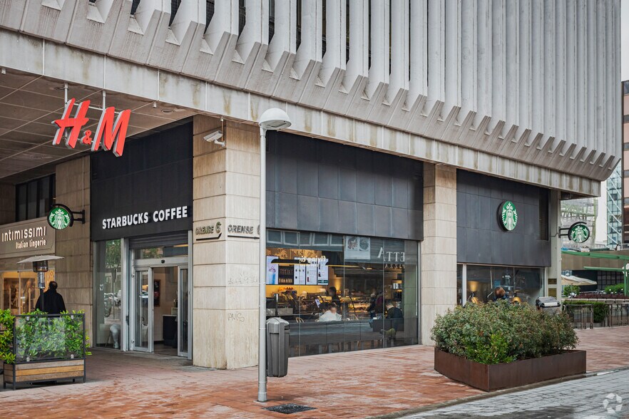 Office in Madrid, Madrid for lease - Building Photo - Image 3 of 19