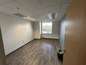 100 N Stone Ave, Tucson, AZ for lease Interior Photo- Image 2 of 7