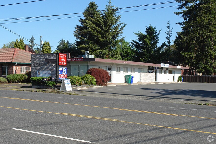 11667-11687 NE Glisan St, Portland, OR for lease - Building Photo - Image 3 of 4