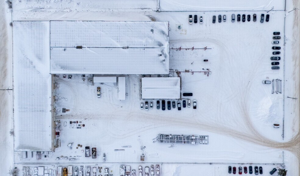 2201 8th St, Nisku, AB à louer - Photo du bâtiment - Image 3 de 3