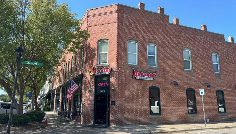 525 E Broad St, Fuquay Varina, NC for sale - Primary Photo - Image 1 of 9