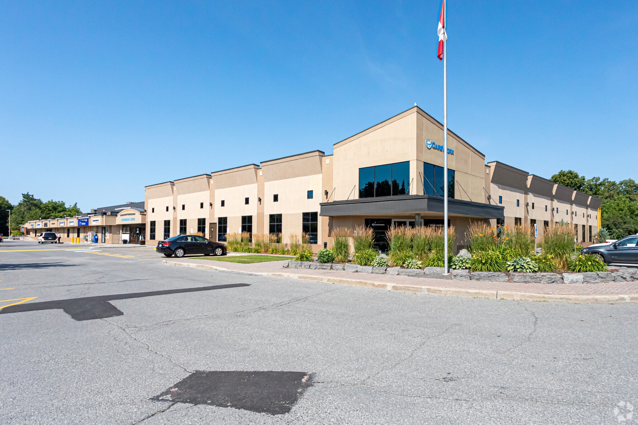 1002 Beaverbrook Rd, Ottawa, ON for sale Primary Photo- Image 1 of 1