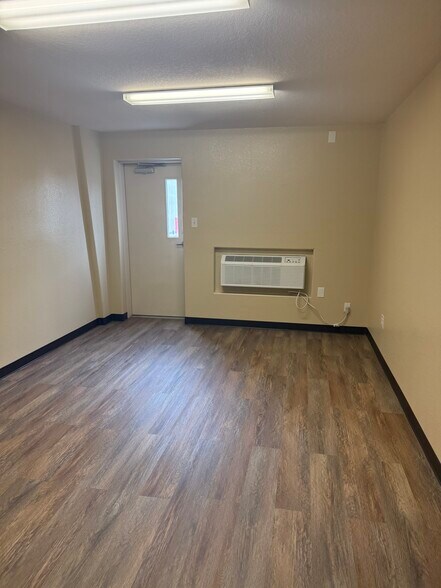 1815 Dickinson Ave, Dickinson, TX à louer - Photo du bâtiment - Image 3 de 10