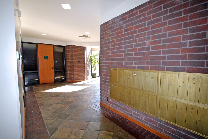 1180 Durfee Ave, South El Monte, CA à louer - Photo intérieure - Image 3 de 5