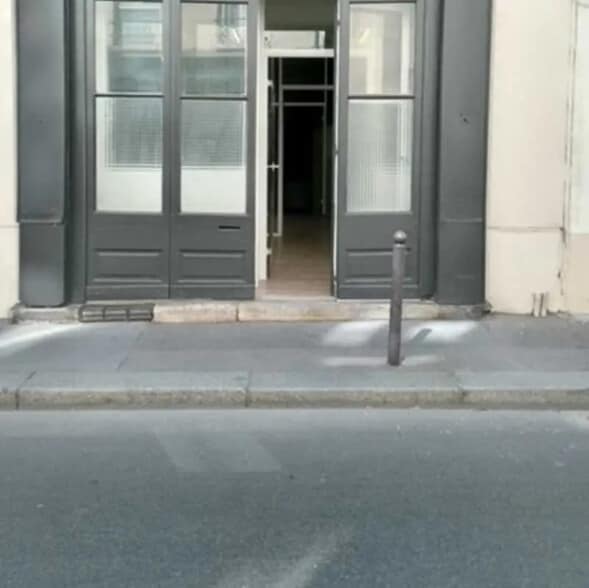 Retail in Paris for lease - Building Photo - Image 1 of 5