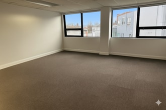 21 Locust Ave, New Canaan, CT à louer Photo intérieure- Image 2 de 5