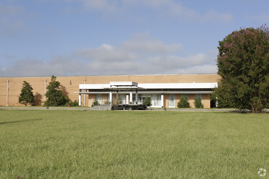 1649 Pearman Dairy Rd, Anderson, SC à louer - Photo du bâtiment - Image 2 de 13