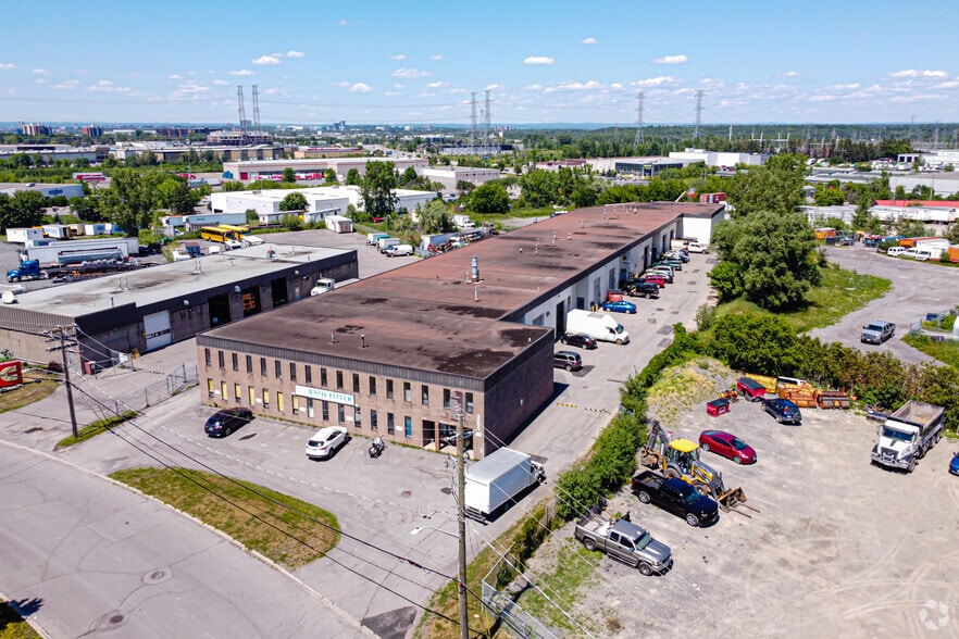 3205 Swansea Cres, Ottawa, ON à louer - Photo du bâtiment - Image 2 de 4