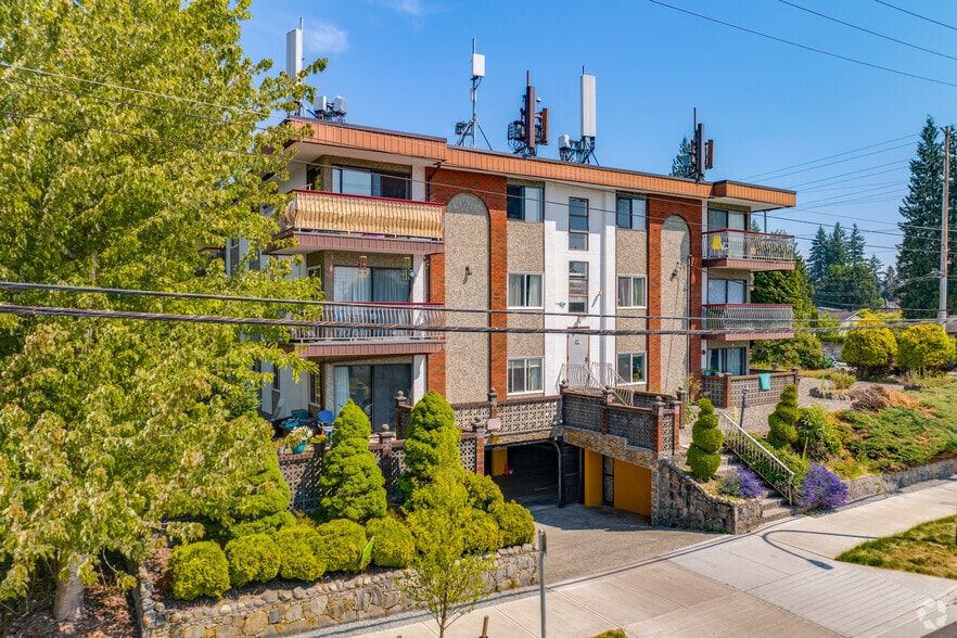 801 Gatensbury St, Coquitlam, BC for sale - Building Photo - Image 3 of 10