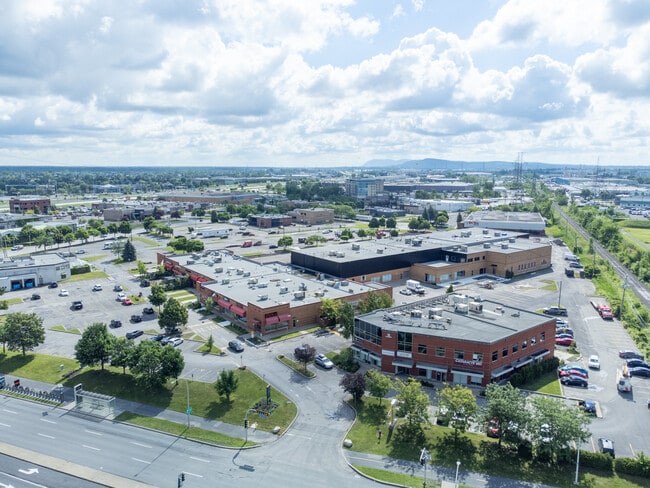 Plus de détails pour 20 Boul de Mortagne, Boucherville, QC - Commerce de détail à louer