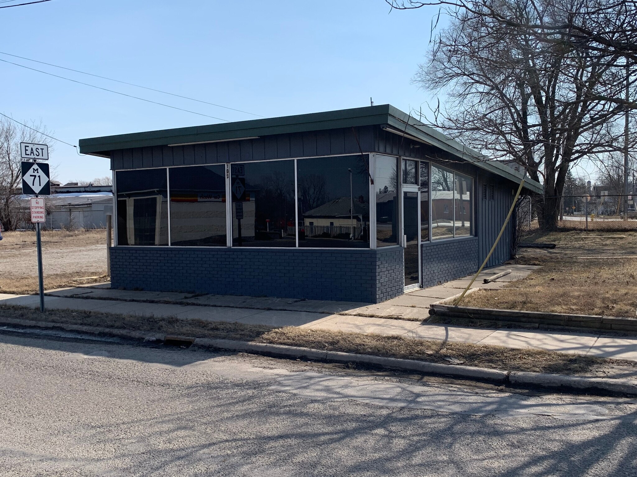 102 Corunna Ave, Owosso, MI for sale Primary Photo- Image 1 of 8