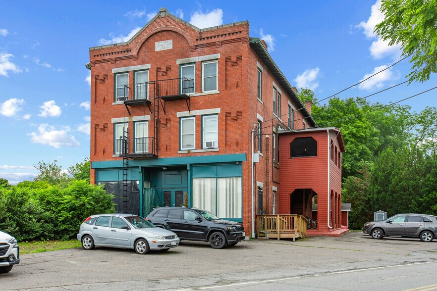 4 Davis St, Shirley, MA à vendre - Photo du bâtiment - Image 3 de 19