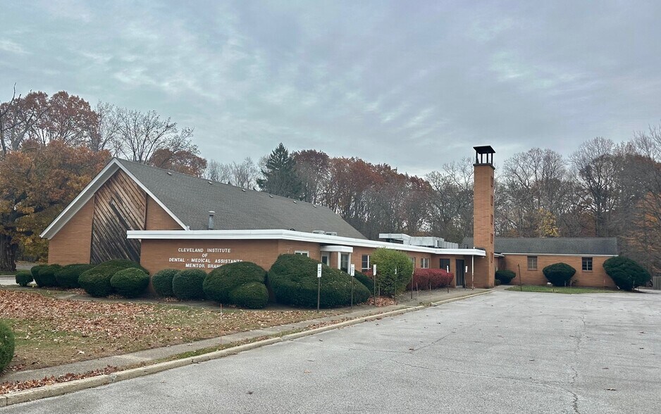 5723-5733 Hopkins Rd, Mentor, OH à vendre - Photo du bâtiment - Image 1 de 5