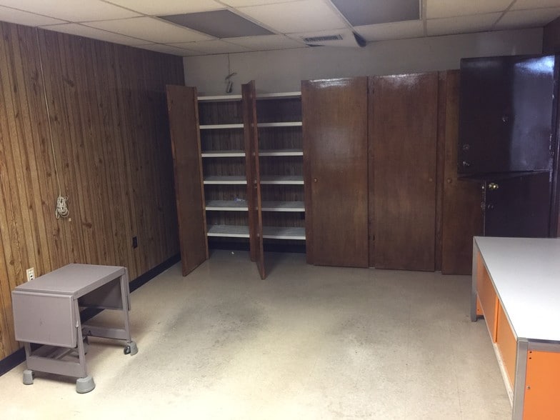 7620 Navigation Blvd, Houston, TX for lease - Building Photo - Image 3 of 7
