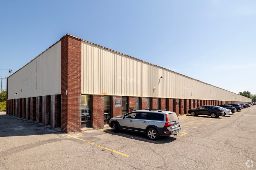 5575-5683 Ch Saint-François, Montréal, QC for lease - Building Photo - Image 3 of 3