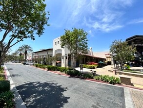 2015 Birch Rd, Chula Vista, CA à louer Photo du bâtiment- Image 2 de 7