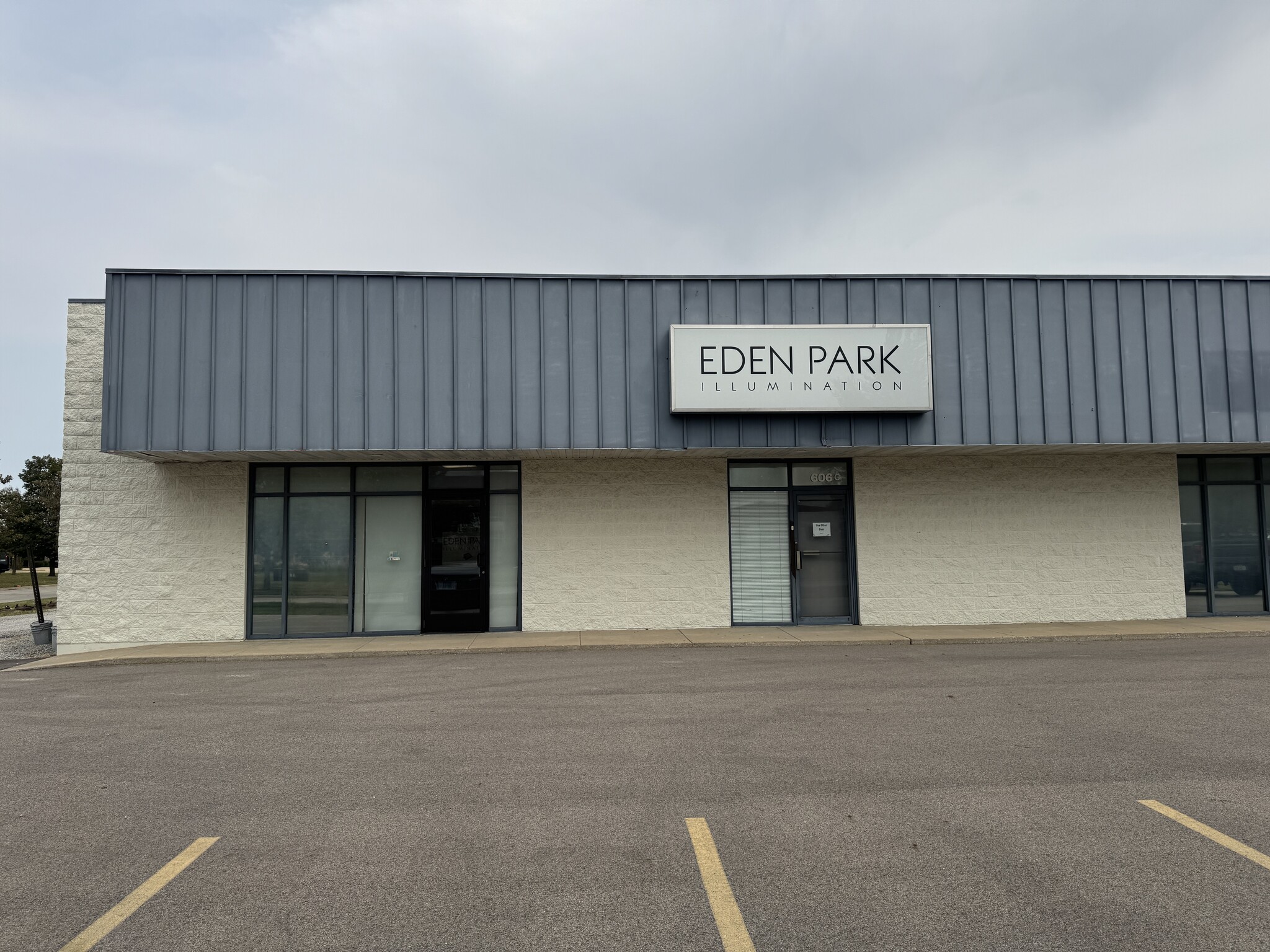 606 N Country Fair Dr, Champaign, IL for lease Interior Photo- Image 1 of 4