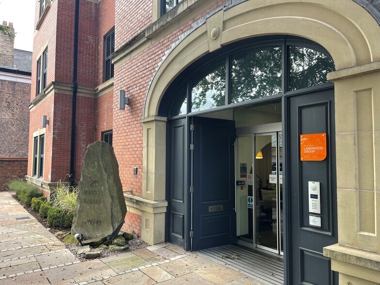 20 Market St, Altrincham à vendre - Photo du bâtiment - Image 2 de 4