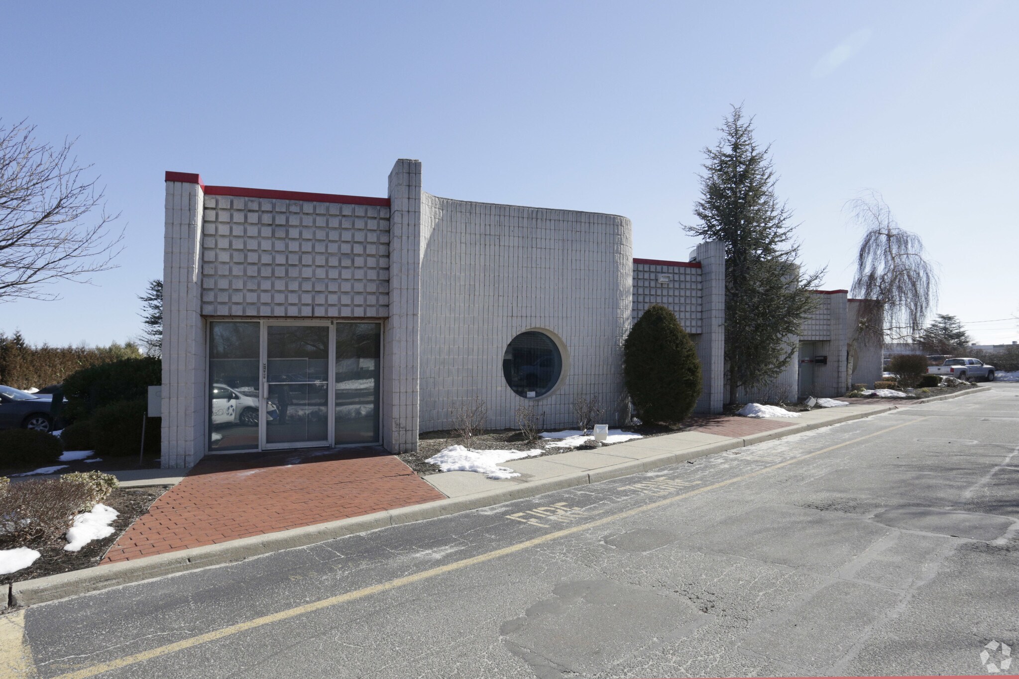 1461 Lakeland Ave, Bohemia, NY à louer Photo principale- Image 1 de 6