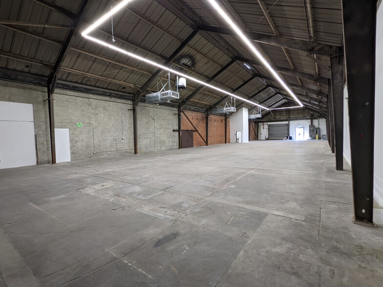 332-340 S Avenue 17, Los Angeles, CA for lease - Building Photo - Image 2 of 7