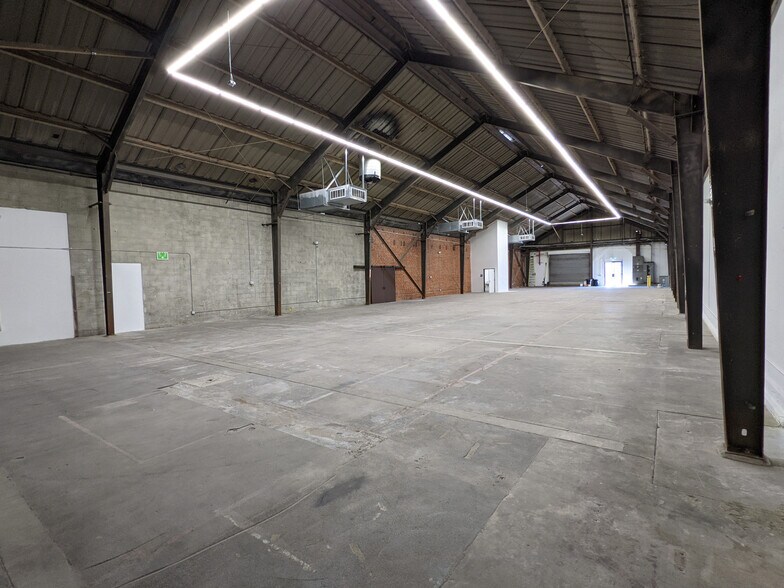 332-340 S Avenue 17, Los Angeles, CA à louer - Photo du bâtiment - Image 2 de 7