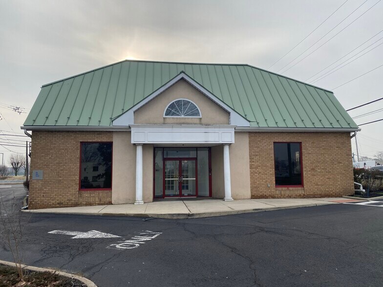 2817 Street Rd, Bensalem, PA à louer - Photo du bâtiment - Image 2 de 4