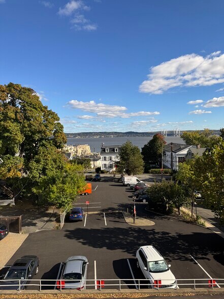 17 S Broadway, Nyack, NY à louer - Photo du bâtiment - Image 3 de 14