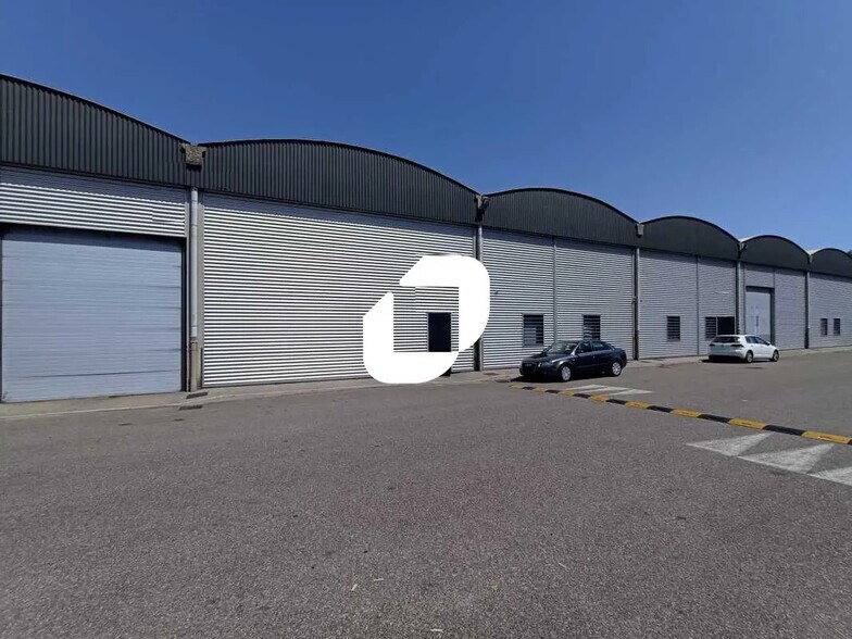 9 Rue Du Dauphiné, Saint-Priest à louer - Photo du bâtiment - Image 2 de 14