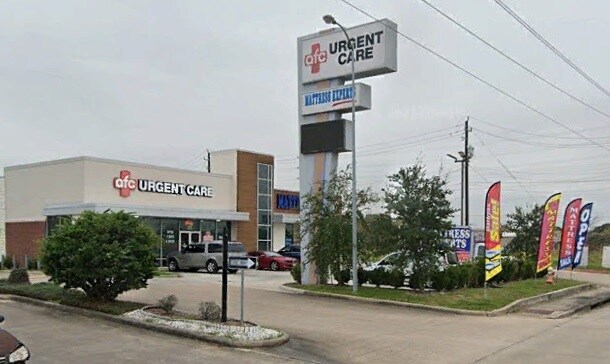 8850 Spencer Hwy, La Porte, TX à louer - Photo du bâtiment - Image 3 de 4